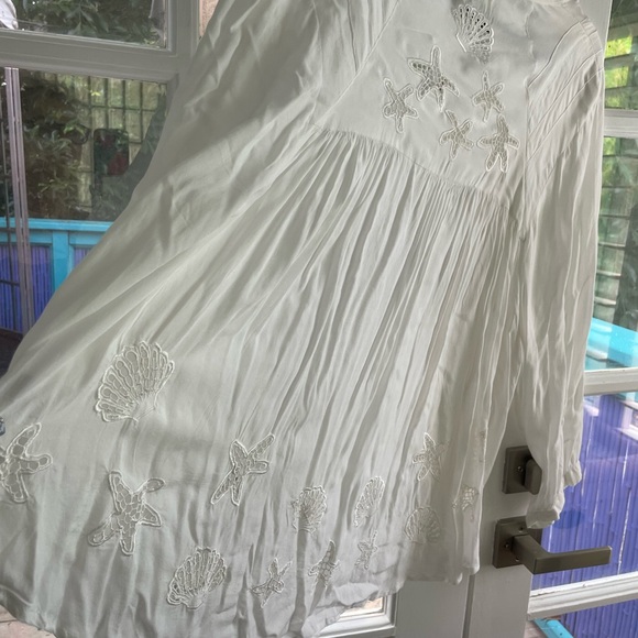 Beautiful long sleeve sea life button-down top made in Indonesia, size large - Picture 1 of 9